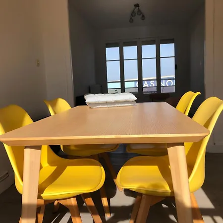 Apartment Avec Balcon, Vue Sur Le Treport